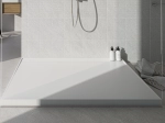Receveur de douche caniveau avec l'évacuation dans la largeur, L. 100 à 240 cm x l. 70 à 100 cm, Résine Solid-Surface anti glissant PN22, finition lisse blanc mate, LIVRAISON OFFERTE