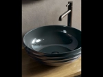 Vasque BOLU 42 cm en céramique gris brillant avec texture décorative. Lavabo design à poser moderne et élégant. Garantie 10 ans. Livraison gratuite.